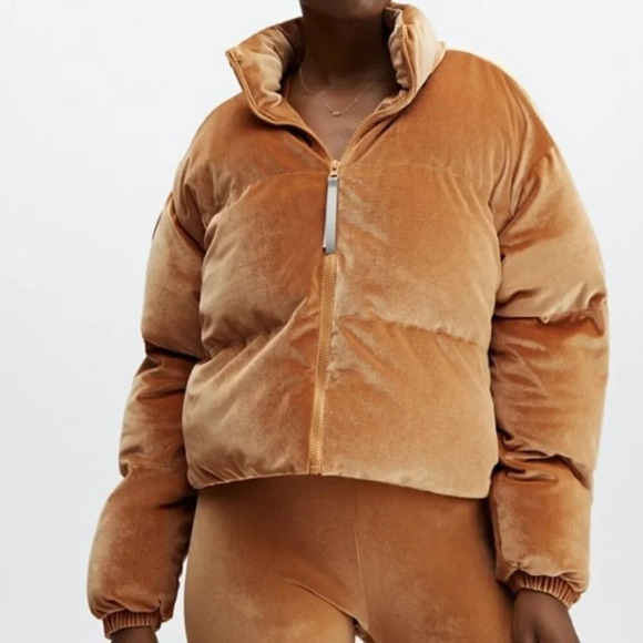 Fabletics Wander Velour Cropped Puffer Women's Jacket In Light Honey Size Small. - Picture 4 of 16